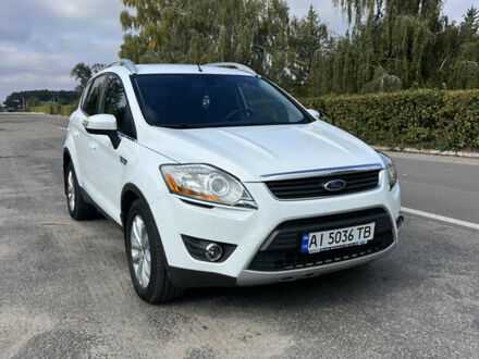 Белый Форд Куга, объемом двигателя 2 л и пробегом 225 тыс. км за 10400 $, фото 1 на Automoto.ua