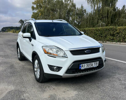 Белый Форд Куга, объемом двигателя 2 л и пробегом 225 тыс. км за 10400 $, фото 1 на Automoto.ua
