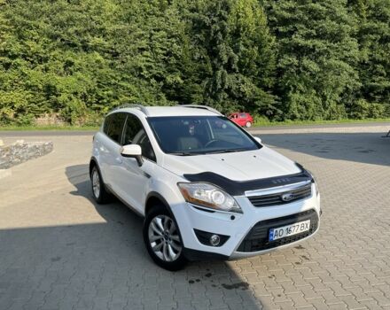 Білий Форд Куга, об'ємом двигуна 2 л та пробігом 240 тис. км за 8600 $, фото 1 на Automoto.ua