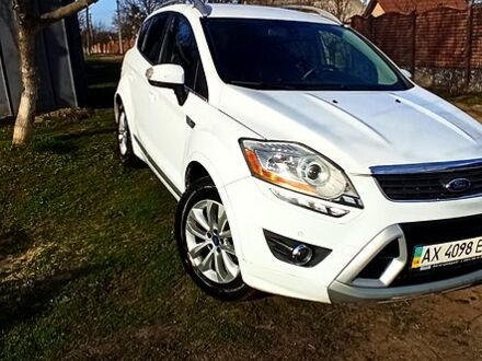 Білий Форд Куга, об'ємом двигуна 2.5 л та пробігом 145 тис. км за 11500 $, фото 1 на Automoto.ua
