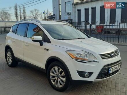 Форд Куга 2011 в Киеве на Automoto.ua Белый Форд Куга, объемом двигателя 2.5 л и пробегом 207 тыс. км за 9900 $, фото 1 на Automoto.ua