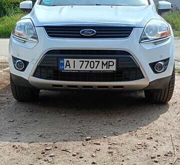 Форд Куга 2011 в Богуславе на Automoto.ua Белый Форд Куга, объемом двигателя 2 л и пробегом 257 тыс. км за 12000 $, фото 1 на Automoto.ua