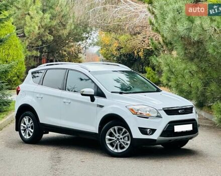 Белый Форд Куга, объемом двигателя 2 л и пробегом 117 тыс. км за 12350 $, фото 1 на Automoto.ua