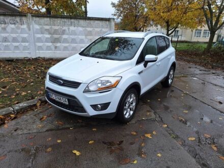 Белый Форд Куга, объемом двигателя 2 л и пробегом 60 тыс. км за 13200 $, фото 1 на Automoto.ua