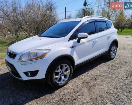 Білий Форд Куга, об'ємом двигуна 2 л та пробігом 173 тис. км за 9000 $, фото 1 на Automoto.ua