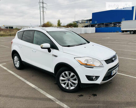 Белый Форд Куга, объемом двигателя 2 л и пробегом 140 тыс. км за 12500 $, фото 1 на Automoto.ua