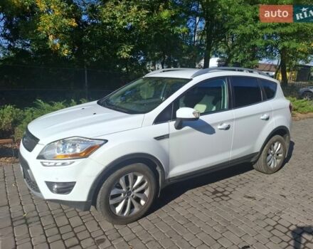 Белый Форд Куга, объемом двигателя 2.52 л и пробегом 225 тыс. км за 10500 $, фото 1 на Automoto.ua