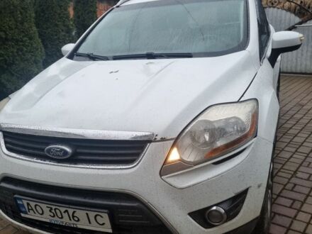 Белый Форд Куга, объемом двигателя 2 л и пробегом 176 тыс. км за 11400 $, фото 1 на Automoto.ua