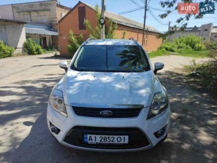 Белый Форд Куга, объемом двигателя 2 л и пробегом 220 тыс. км за 8700 $, фото 1 на Automoto.ua