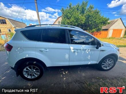 Белый Форд Куга, объемом двигателя 1.6 л и пробегом 350 тыс. км за 8200 $, фото 1 на Automoto.ua