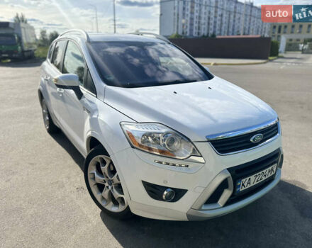 Белый Форд Куга, объемом двигателя 2 л и пробегом 279 тыс. км за 11100 $, фото 1 на Automoto.ua