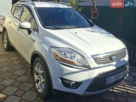 Форд Куга 2011 в Гадяче на Automoto.ua Белый Форд Куга, объемом двигателя 2 л и пробегом 217 тыс. км за 11000 $, фото 1 на Automoto.ua