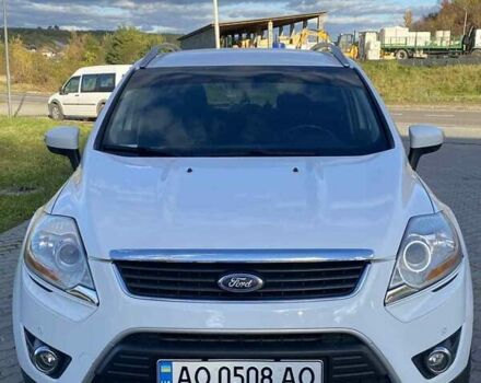 Форд Куга 2011 в Виноградове на Automoto.ua Белый Форд Куга, объемом двигателя 2.52 л и пробегом 208 тыс. км за 10200 $, фото 1 на Automoto.ua