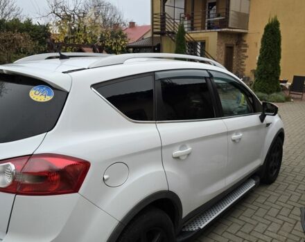 Белый Форд Куга, объемом двигателя 2 л и пробегом 320 тыс. км за 10000 $, фото 1 на Automoto.ua