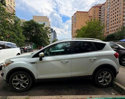 Белый Форд Куга, объемом двигателя 2 л и пробегом 17600 тыс. км за 9100 $, фото 1 на Automoto.ua