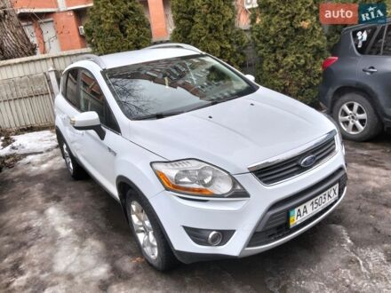 Белый Форд Куга, объемом двигателя 2 л и пробегом 182 тыс. км за 11800 $, фото 1 на Automoto.ua