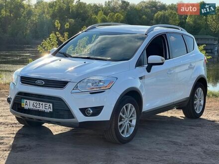 Белый Форд Куга, объемом двигателя 2 л и пробегом 152 тыс. км за 9300 $, фото 1 на Automoto.ua