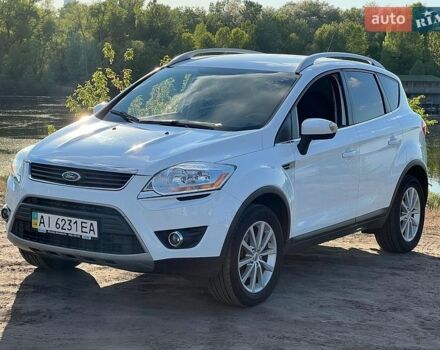 Белый Форд Куга, объемом двигателя 2 л и пробегом 152 тыс. км за 9300 $, фото 1 на Automoto.ua