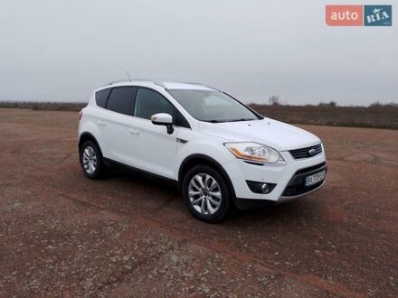 Форд Куга 2012 в Новоукраинке на Automoto.ua Белый Форд Куга, объемом двигателя 2 л и пробегом 208 тыс. км за 11750 $, фото 1 на Automoto.ua