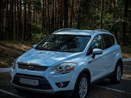 Белый Форд Куга, объемом двигателя 2 л и пробегом 176 тыс. км за 11000 $, фото 1 на Automoto.ua