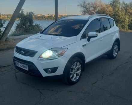 Белый Форд Куга, объемом двигателя 2 л и пробегом 220 тыс. км за 9077 $, фото 1 на Automoto.ua