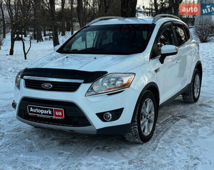 Белый Форд Куга, объемом двигателя 2 л и пробегом 165 тыс. км за 10490 $, фото 1 на Automoto.ua