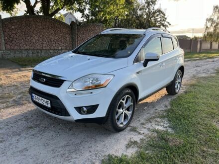 Белый Форд Куга, объемом двигателя 2 л и пробегом 160 тыс. км за 9750 $, фото 1 на Automoto.ua