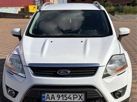 Белый Форд Куга, объемом двигателя 2 л и пробегом 280 тыс. км за 8800 $, фото 1 на Automoto.ua