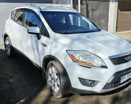 Белый Форд Куга, объемом двигателя 2 л и пробегом 152 тыс. км за 11500 $, фото 1 на Automoto.ua