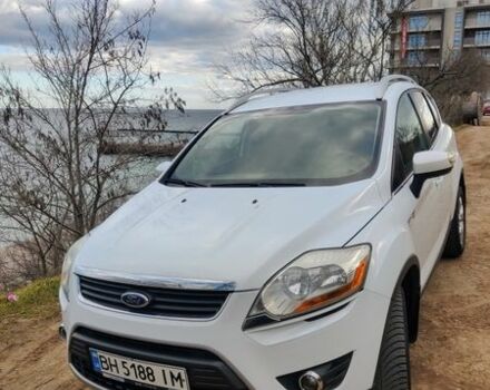 Белый Форд Куга, объемом двигателя 2 л и пробегом 195 тыс. км за 11200 $, фото 1 на Automoto.ua