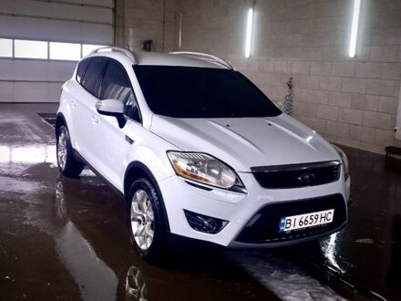 Белый Форд Куга, объемом двигателя 2 л и пробегом 200 тыс. км за 9782 $, фото 1 на Automoto.ua