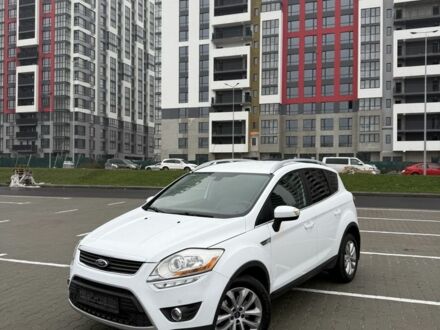 Белый Форд Куга, объемом двигателя 2 л и пробегом 272 тыс. км за 11499 $, фото 1 на Automoto.ua