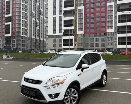 Белый Форд Куга, объемом двигателя 2 л и пробегом 272 тыс. км за 11499 $, фото 1 на Automoto.ua