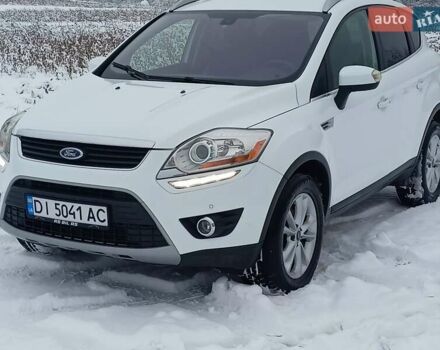 Белый Форд Куга, объемом двигателя 2 л и пробегом 248 тыс. км за 10500 $, фото 1 на Automoto.ua