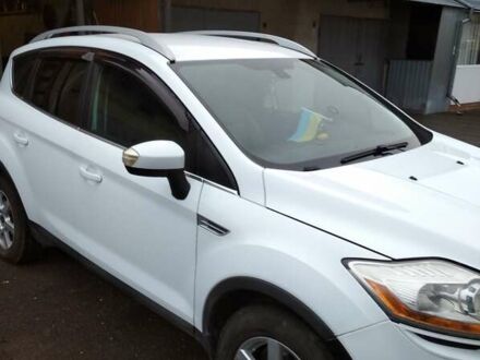 Белый Форд Куга, объемом двигателя 2 л и пробегом 275 тыс. км за 12000 $, фото 1 на Automoto.ua