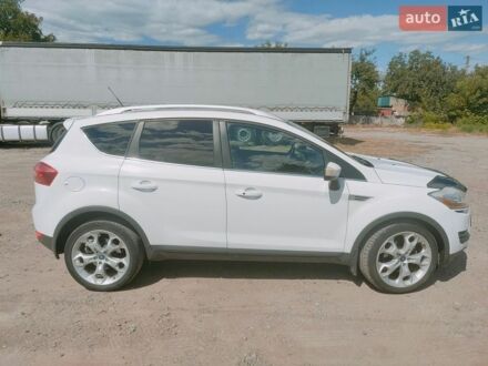 Білий Форд Куга, об'ємом двигуна 2 л та пробігом 258 тис. км за 9500 $, фото 1 на Automoto.ua
