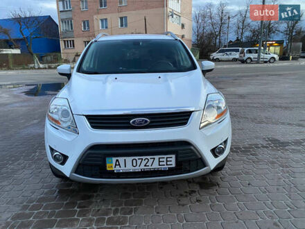 Форд Куга 2012 в Киеве на Automoto.ua Белый Форд Куга, объемом двигателя 2 л и пробегом 224 тыс. км за 11500 $, фото 1 на Automoto.ua