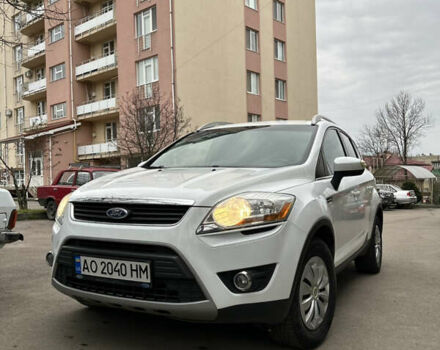 Белый Форд Куга, объемом двигателя 2 л и пробегом 222 тыс. км за 11000 $, фото 1 на Automoto.ua