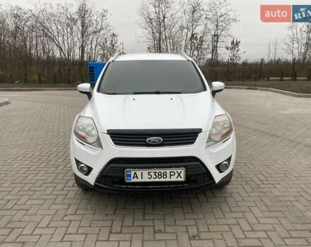 Белый Форд Куга, объемом двигателя 2.5 л и пробегом 220 тыс. км за 10500 $, фото 1 на Automoto.ua