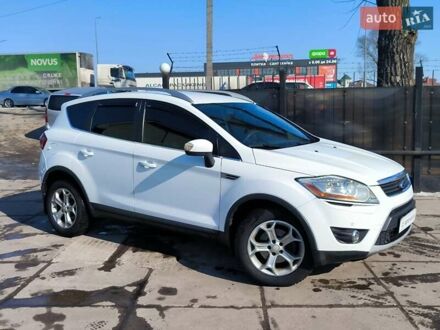 Форд Куга 2012 в Киеве на Automoto.ua Белый Форд Куга, объемом двигателя 2 л и пробегом 204 тыс. км за 11490 $, фото 1 на Automoto.ua