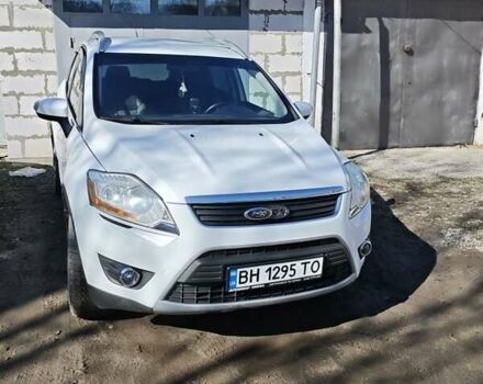 Белый Форд Куга, объемом двигателя 2 л и пробегом 152 тыс. км за 11500 $, фото 1 на Automoto.ua