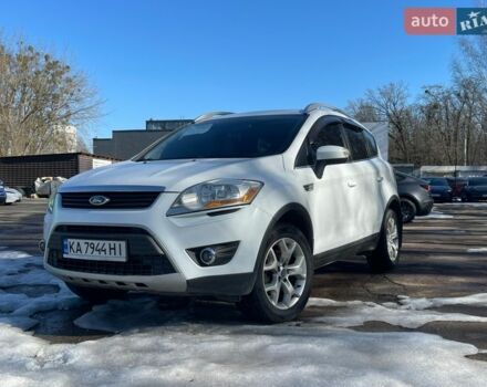 Белый Форд Куга, объемом двигателя 2 л и пробегом 215 тыс. км за 10500 $, фото 1 на Automoto.ua