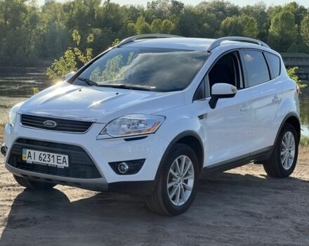 Белый Форд Куга, объемом двигателя 2 л и пробегом 152 тыс. км за 8999 $, фото 1 на Automoto.ua