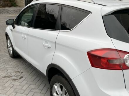 Білий Форд Куга, об'ємом двигуна 2 л та пробігом 243 тис. км за 10100 $, фото 1 на Automoto.ua