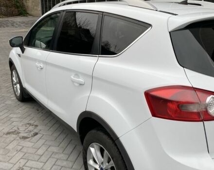 Білий Форд Куга, об'ємом двигуна 2 л та пробігом 243 тис. км за 10100 $, фото 1 на Automoto.ua