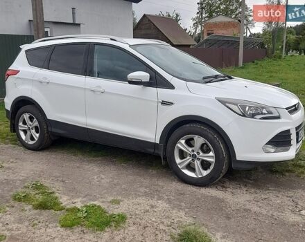 Белый Форд Куга, объемом двигателя 2 л и пробегом 200 тыс. км за 12500 $, фото 1 на Automoto.ua