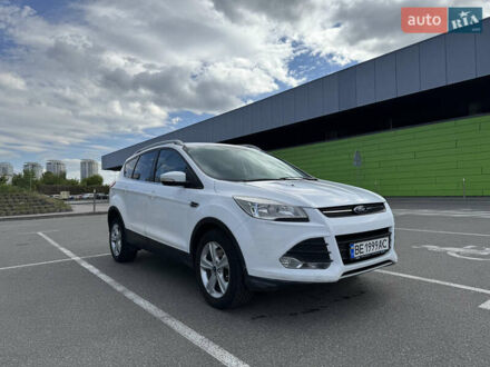 Форд Куга 2013 в Киеве на Automoto.ua Белый Форд Куга, объемом двигателя 1.6 л и пробегом 126 тыс. км за 11000 $, фото 1 на Automoto.ua