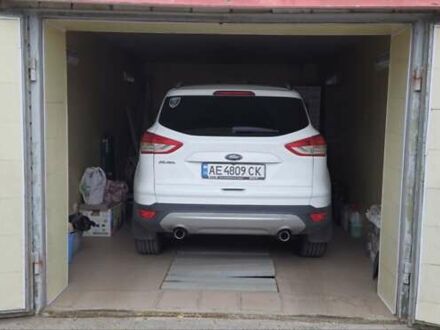 Белый Форд Куга, объемом двигателя 2 л и пробегом 135 тыс. км за 14500 $, фото 1 на Automoto.ua