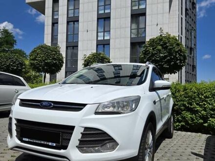 Форд Куга 2013 в Киеве на Automoto.ua Белый Форд Куга, объемом двигателя 2 л и пробегом 121 тыс. км за 14500 $, фото 1 на Automoto.ua