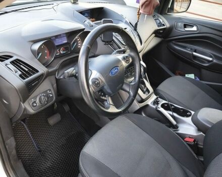Білий Форд Куга, об'ємом двигуна 2 л та пробігом 117 тис. км за 10500 $, фото 1 на Automoto.ua